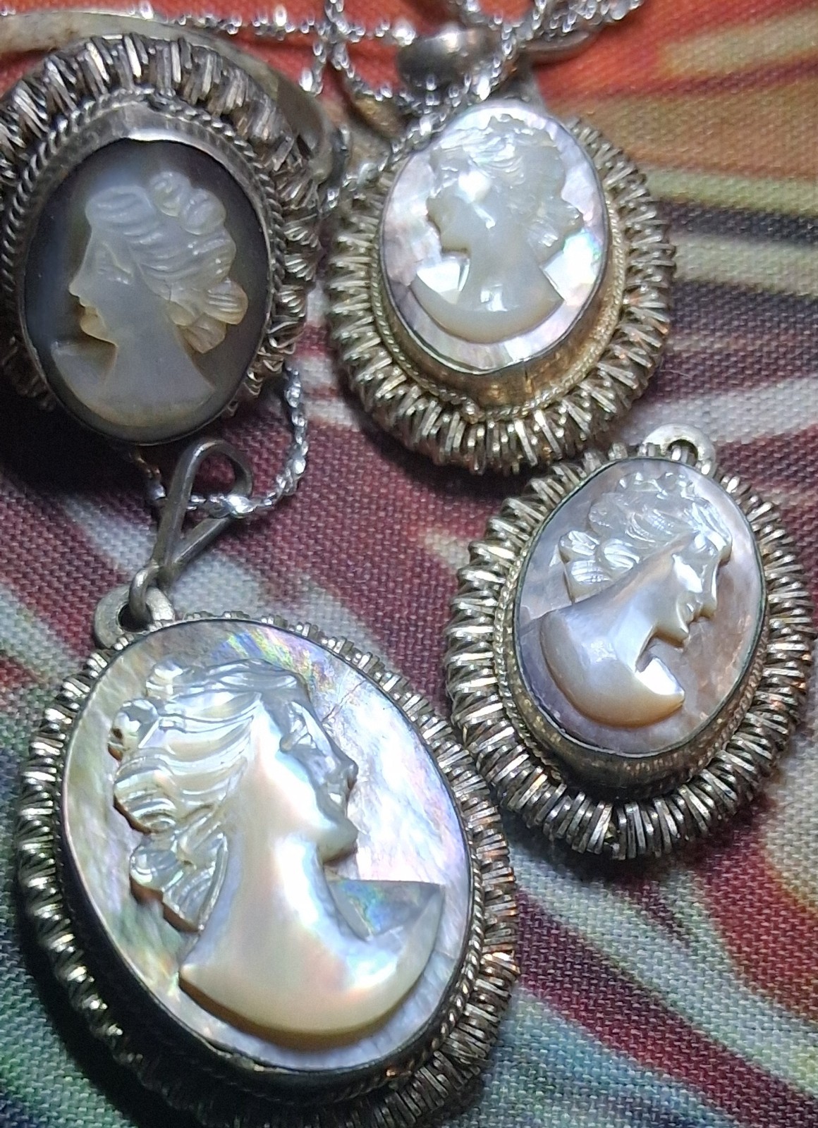 Cameo Mother of Pearl/Abalone Oval Shell Jewelry Set Earrings & Pendant Silver