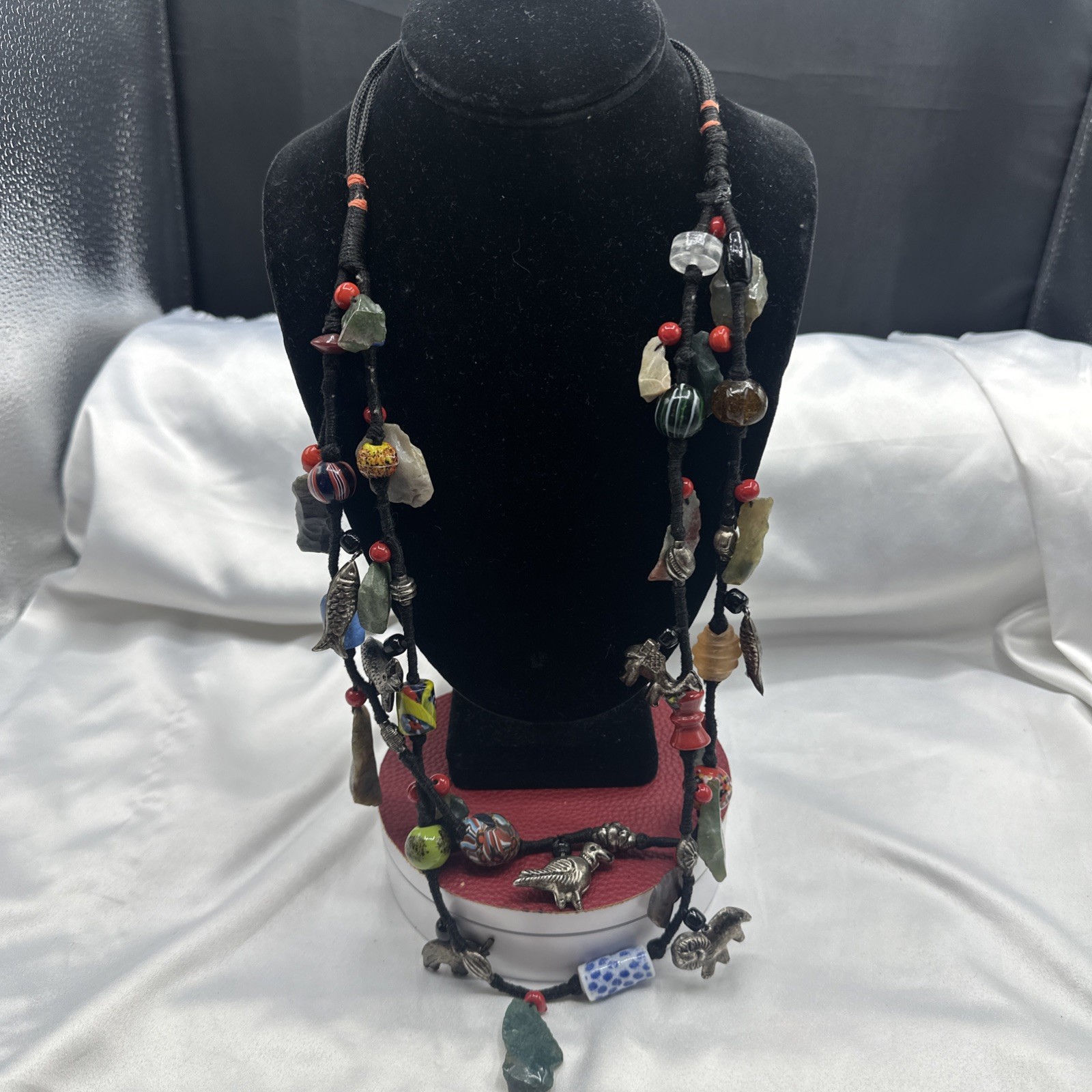 Vtg Indian Glass Beads Stone Nuggets and Seven Puffed Animals Cord Necklace.Read