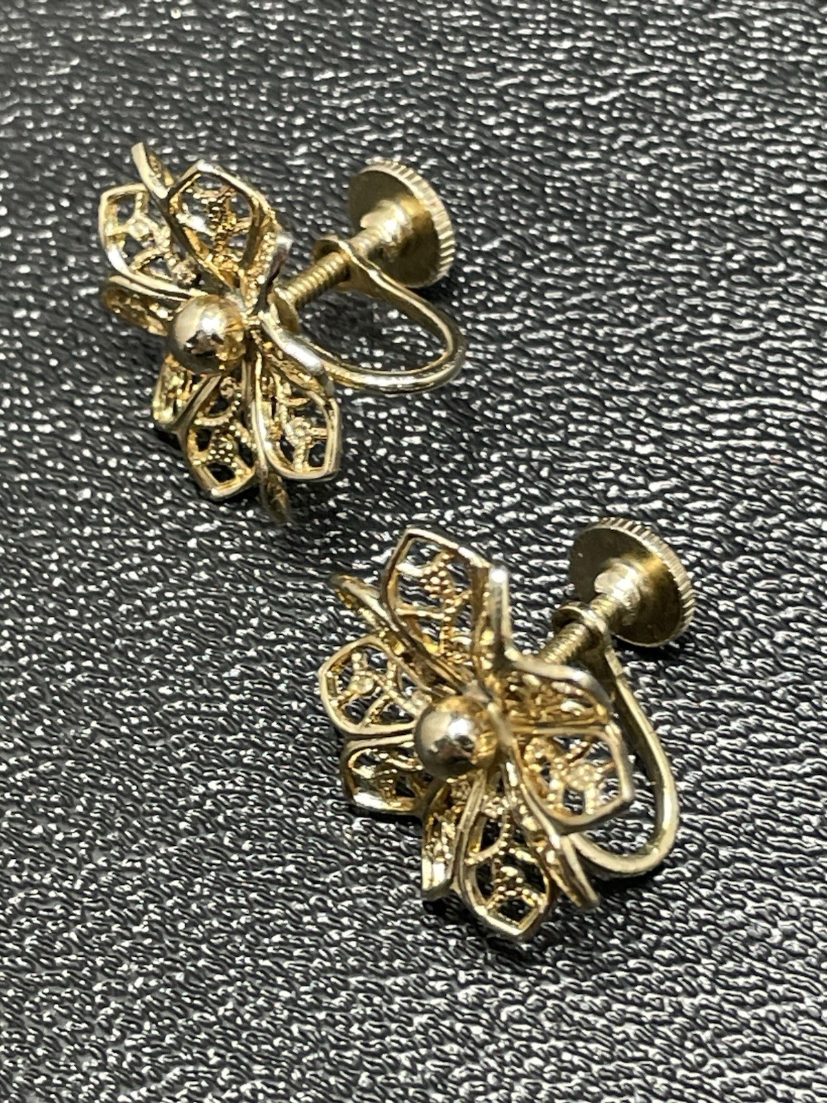 Vintage Gold Tone Metal Ruffled Flower Screw Back Earrings