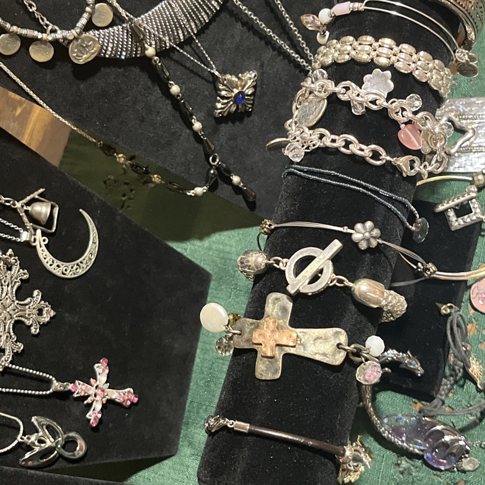 Jewelry Fashion lot Eclectic Silver Tone Vtg Modern Necklaces Bracelets Bulk
