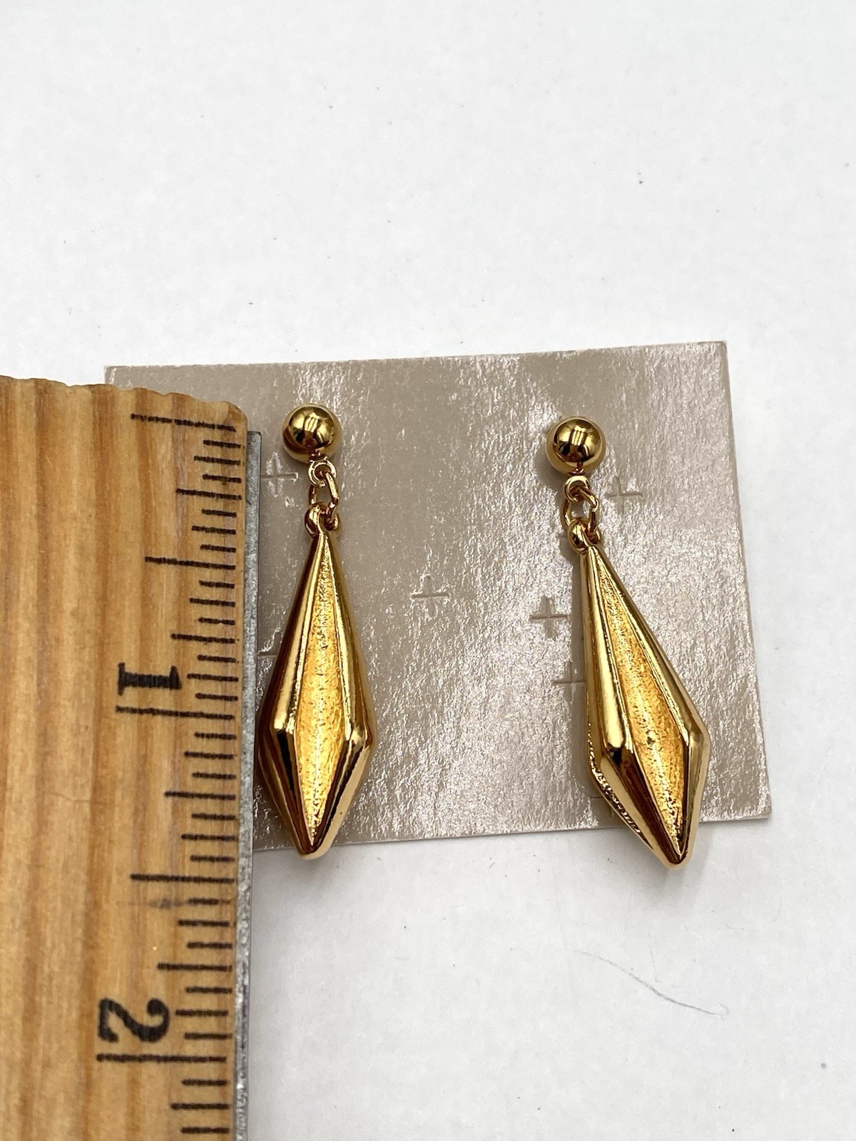 Vintage Avon Gold Tone Textured Long Pointed Dangle Drop Pierced Earrings Modern