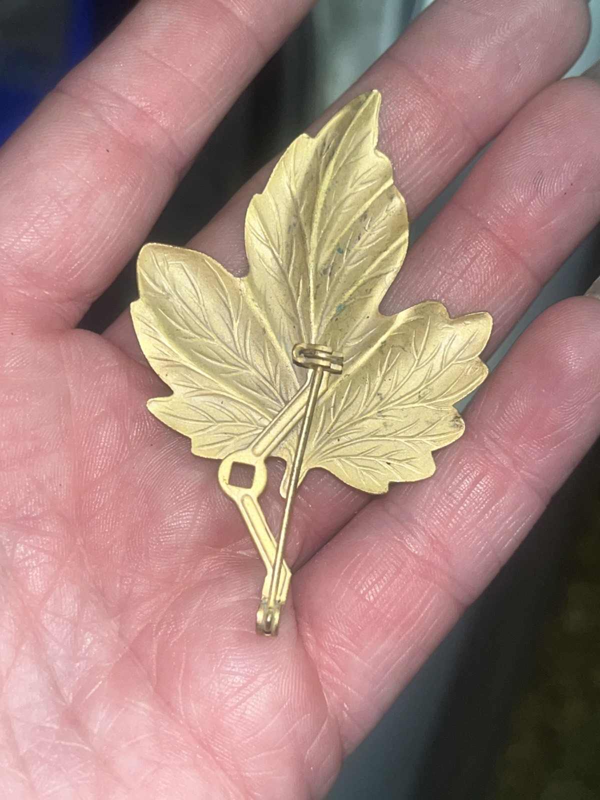 Vintage Gold Toned Maple Leaf Pin Brooch