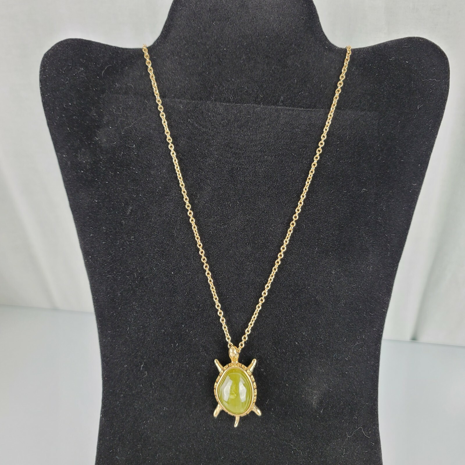 Avon Costume Jewelry Necklace Set Lot Bracelet Earrings Pearl Turtle 17 pieces