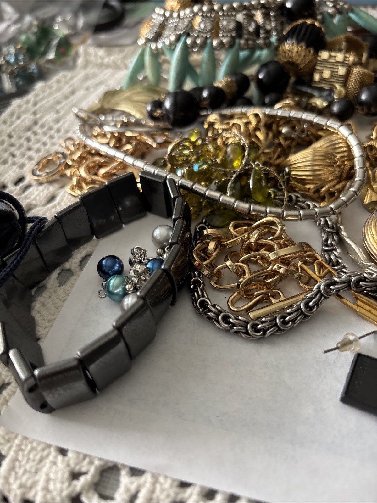 Lot Of Vintage Jewelry 50 ++ Pieces. Reseller Lot Some Signed. Not Tested.