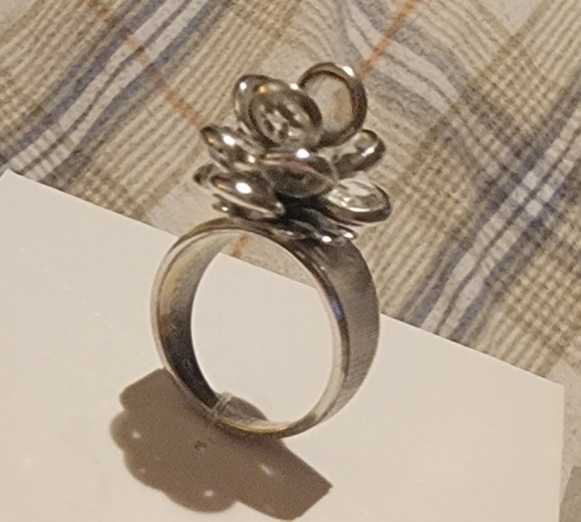 Beautiful Vintage MCM Cocktail Ring 18 k HGE Cut Crystal