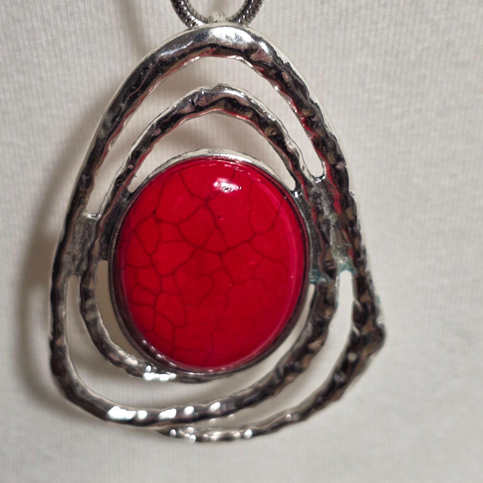 Silver-Tone Necklace Abstract Hammered Frame Pendant Red Crackle Faux Stone