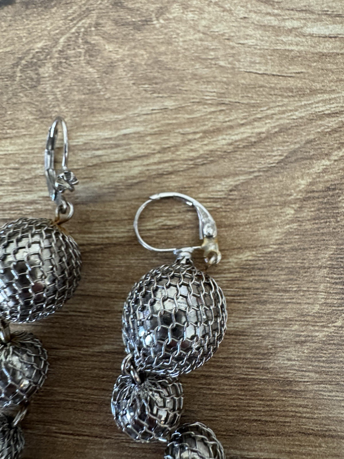 Vintage Silver Tone Metal Mesh Ball Round Dangle/Drop Hook Earrings Leverback