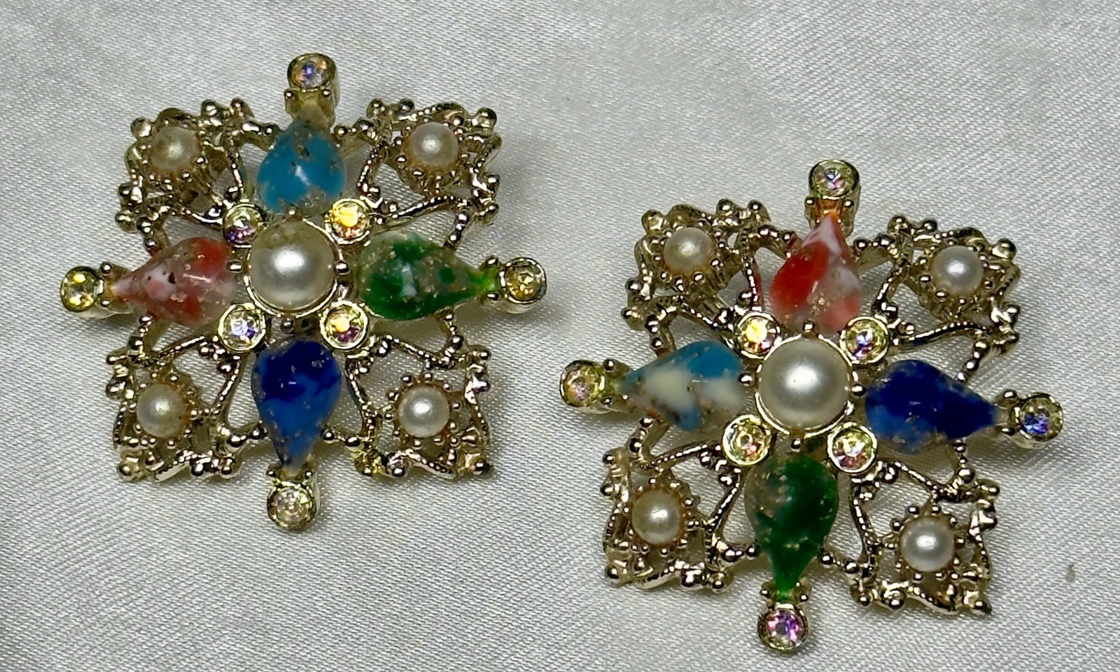 VINTAGE SARAH COVENTRY GALAXY BROOCH/PENDANT WITH CLIPON EARRING SET RHINESTONES