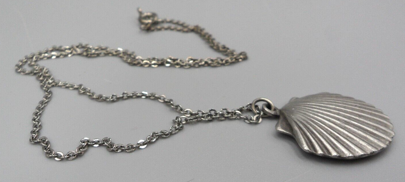 Art Deco Seashell Pendant Necklace 17.5″ Choker 7/8″ Pewter Charm Cable Chain