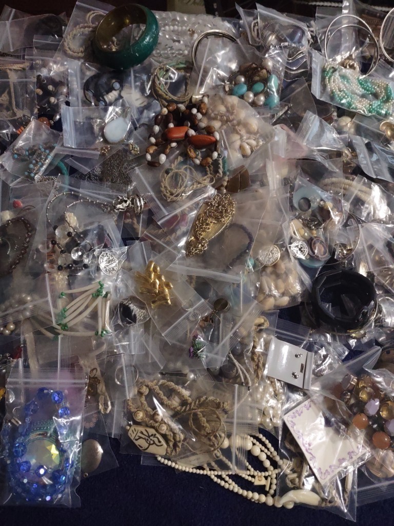~ Huge Vintage to Modern Costume Jewelry Lot – 100’s of Pieces! ~