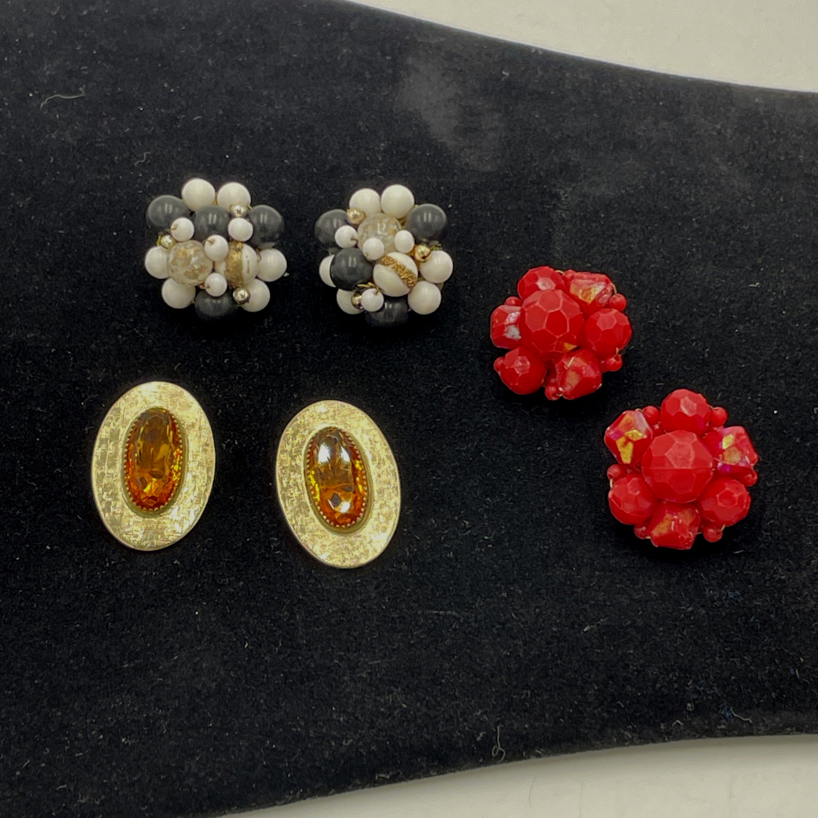 3 Pr Women’s Clip Earrings Whiting & Davis Amber Gold Tone Japan Hong Kong Beads