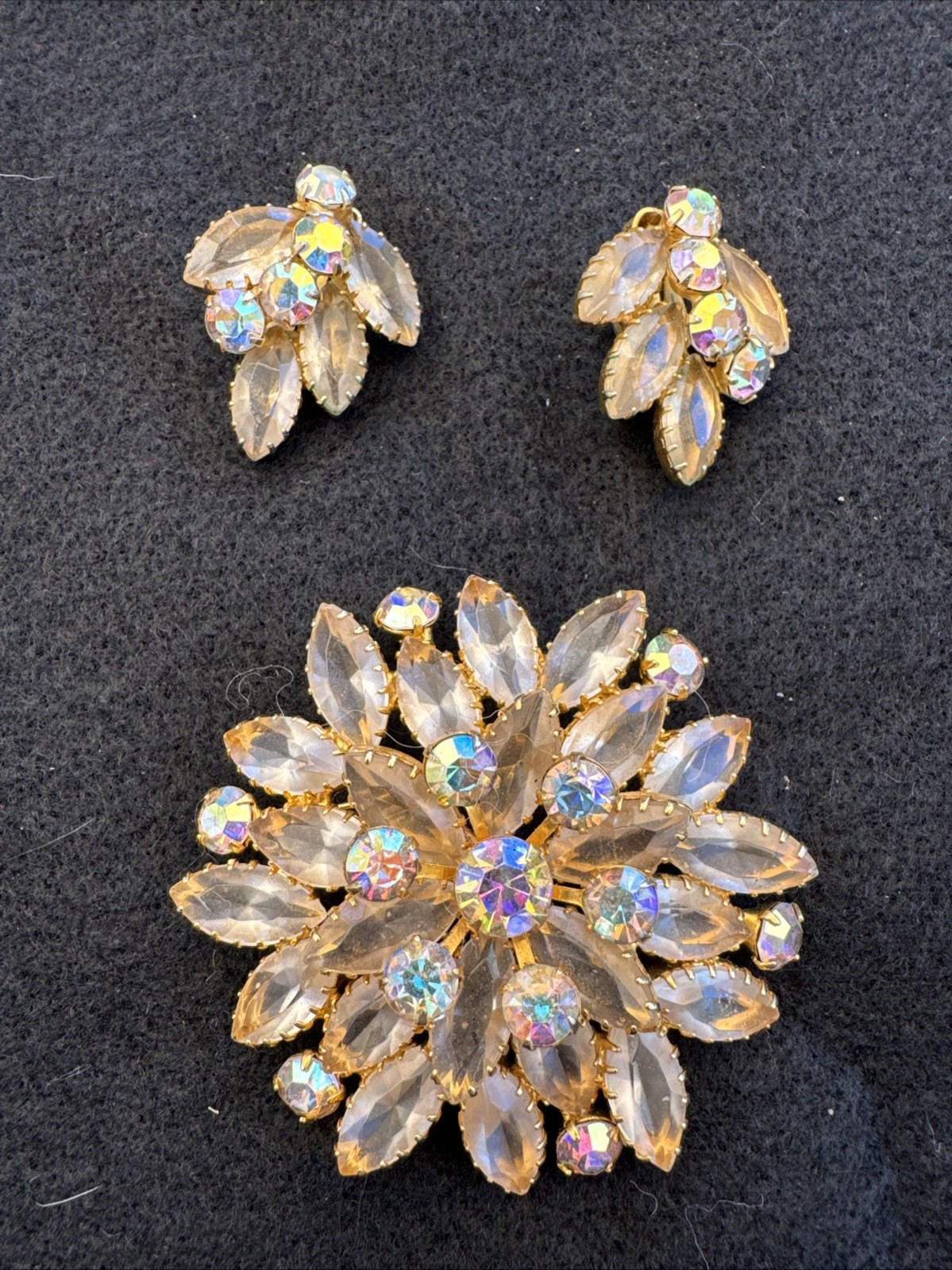 Vtg Set Of Julianna Aurora Borealis Crystals Pin Brooch & Clip On Earrings