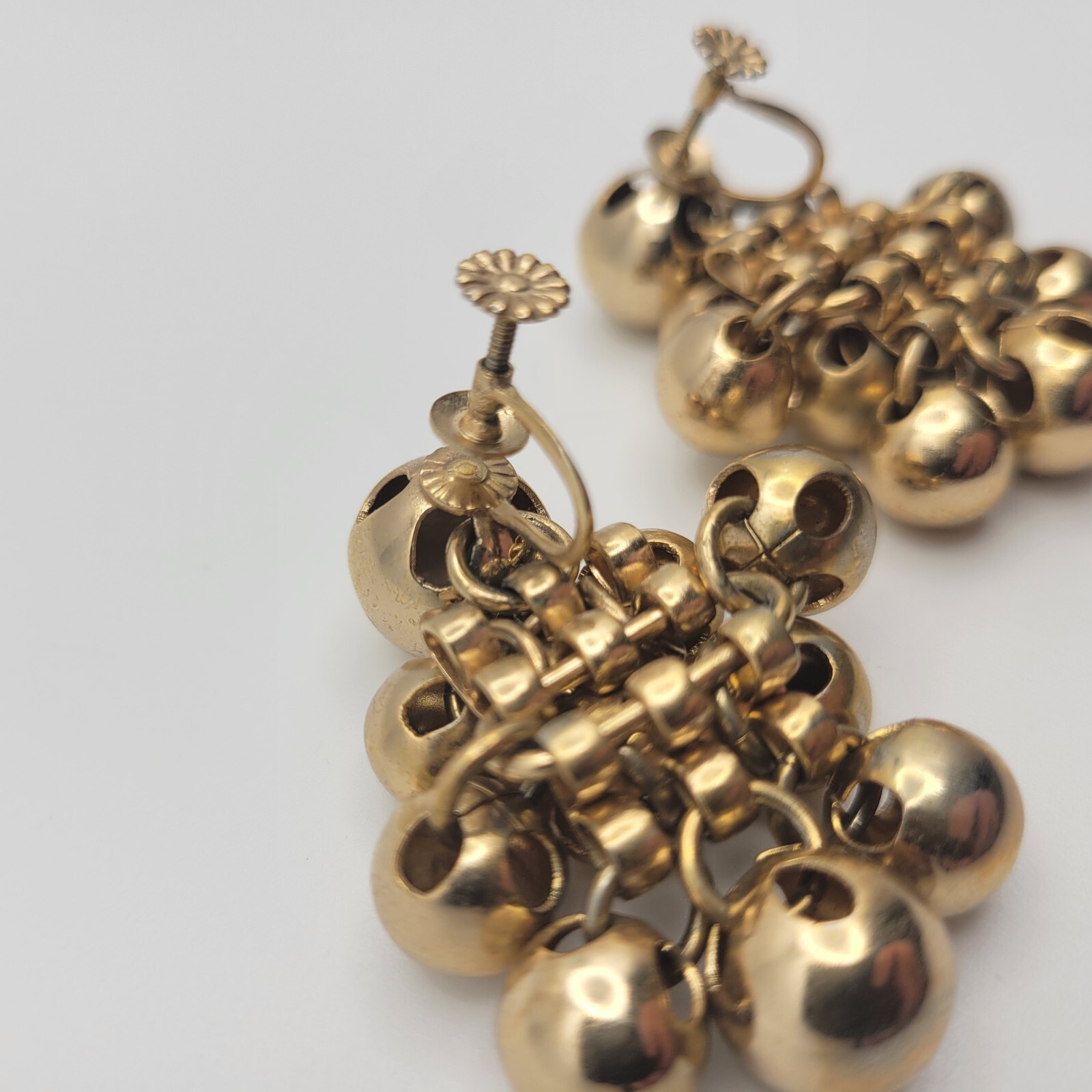 Vtg Napier Gold Tone Beaded Earrings Statement Screw Back Dangle Cluster Beads