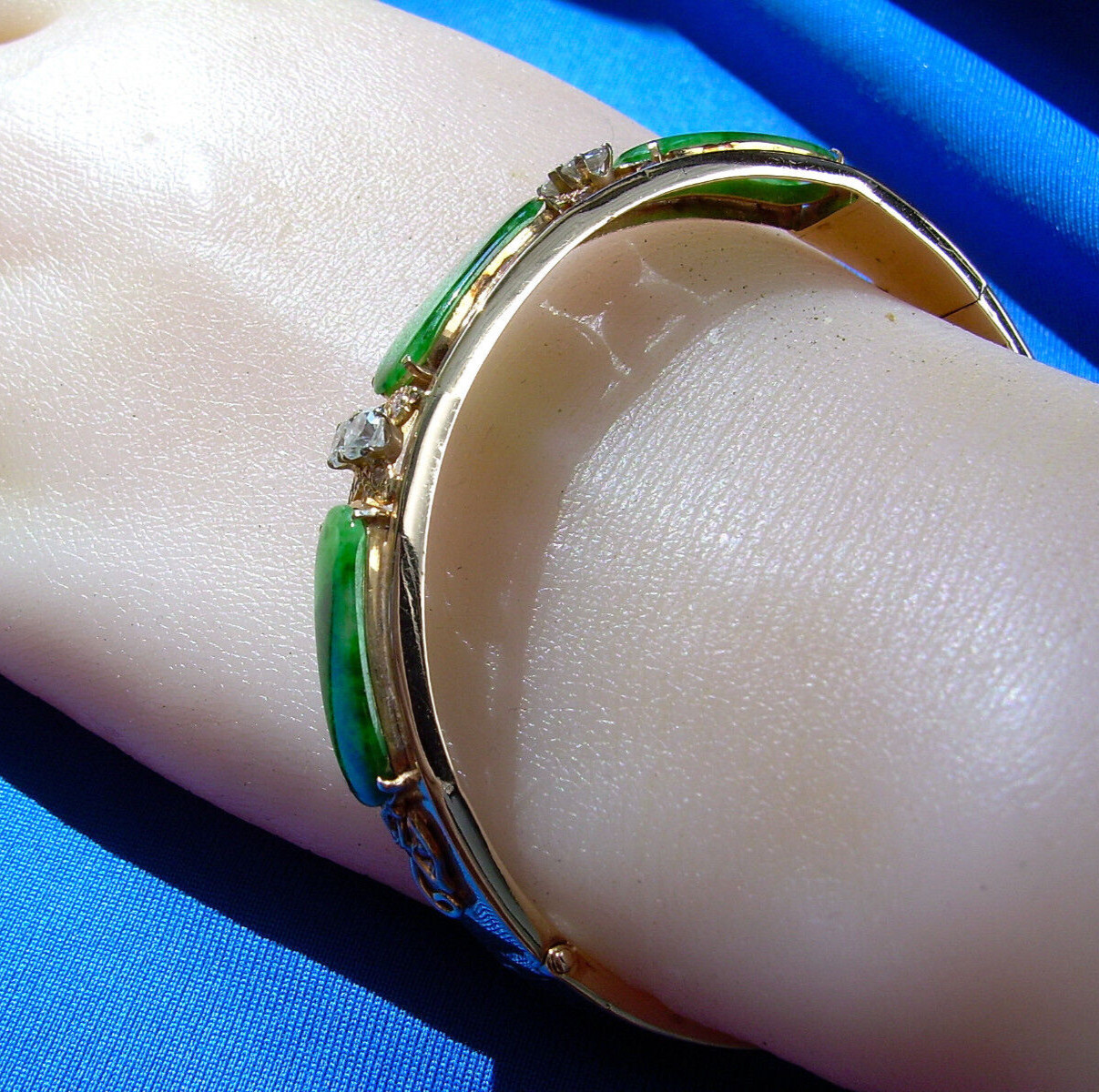 Original EARTH MINED Imperial Jadeite JADE Diamond Deco Bangle Bracelet 18K GOLD