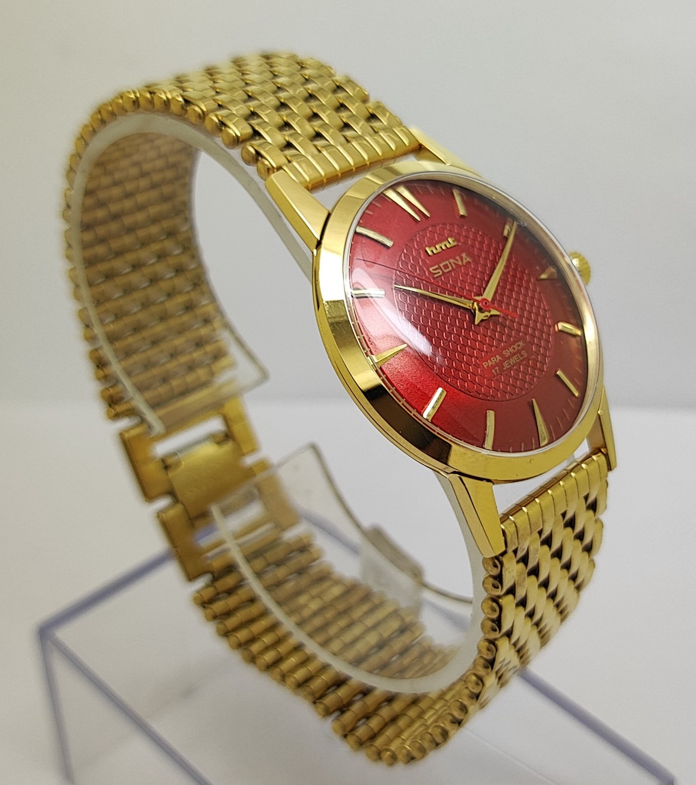 Vintage Hmt Sona Red Dial 17 Jewels Para Shock Mechanical hand winding Watch**