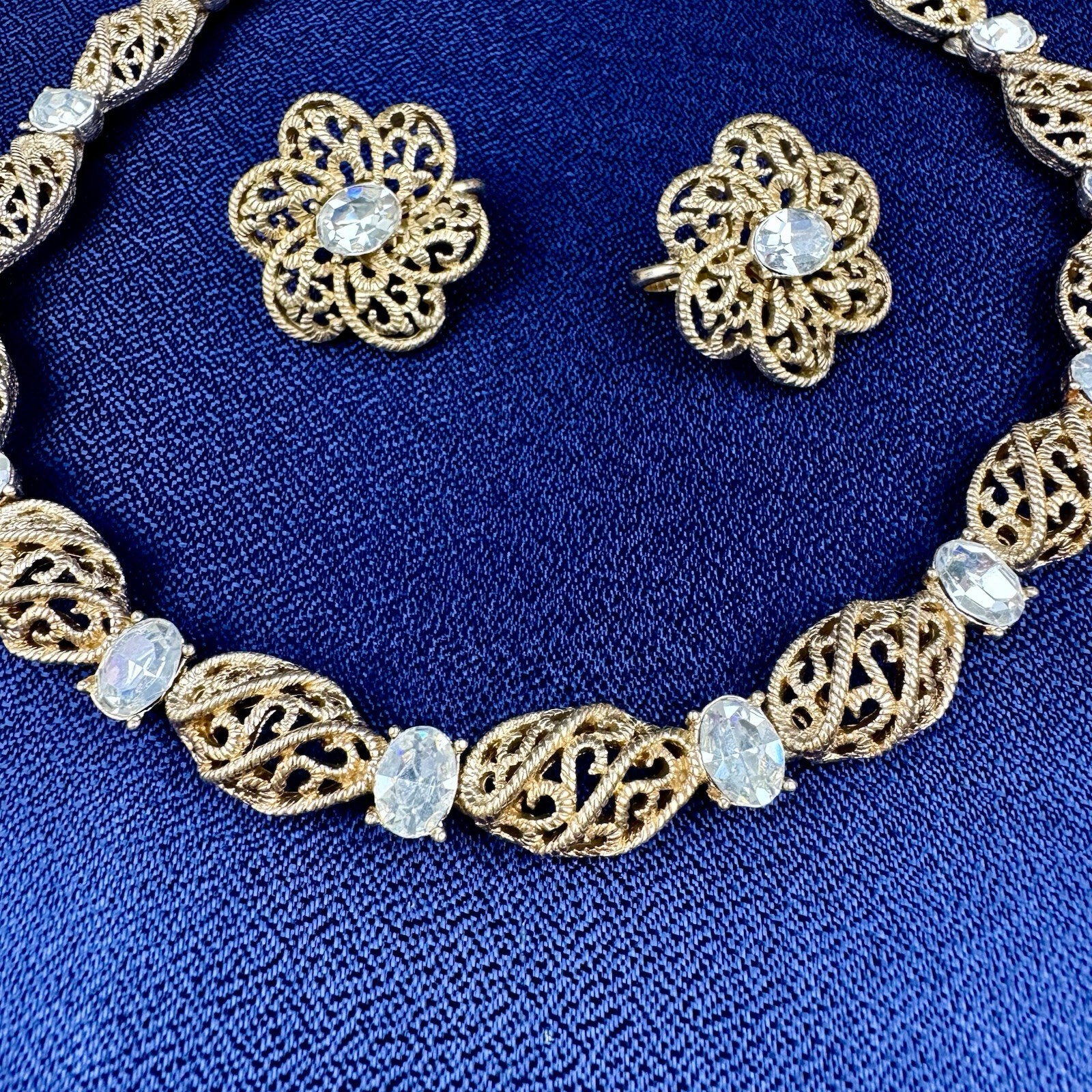 Vintage Crown TRIFARI Gold Tone Necklace & Clip-On Earrings Set ~ Excellent!