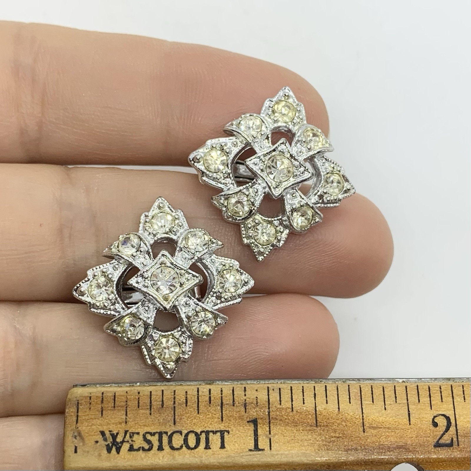 VTG SARAH COVENTRY ART DECO RHINESTONE SILVER OPENWORK HUGGIE EARRINGS CLIP-ON