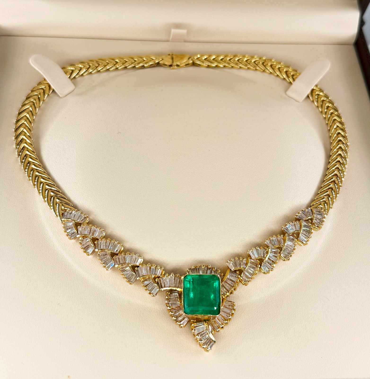 GIA 12.60ct Colombian Emerald 6.0ctw Diamond 14K Gold Collar Choker Necklace