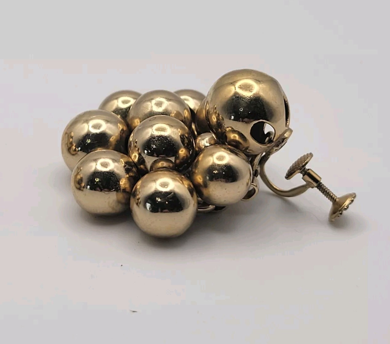 Vtg Napier Gold Tone Beaded Earrings Statement Screw Back Dangle Cluster Beads