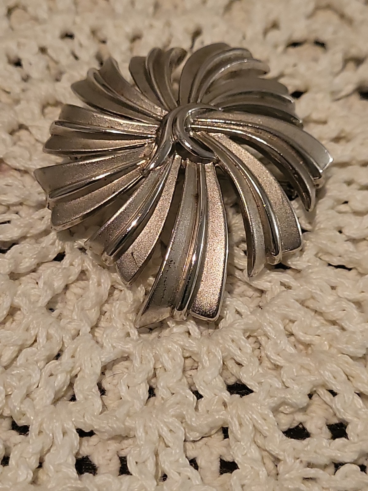 Vintage Signed Crown Trifari Silver Tone Pin Brooch
