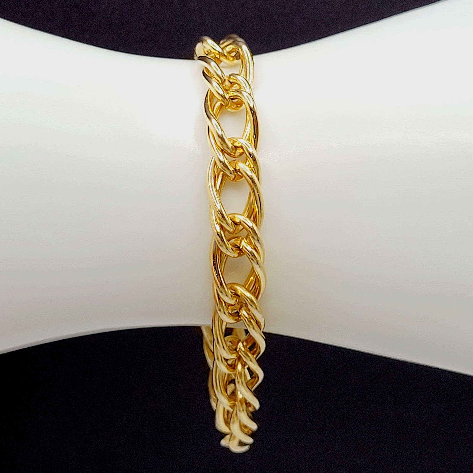 Fancy Oval Link Fancy Curb Shiny Gold Tone Vintage Chain Bracelet 7.25 Inch
