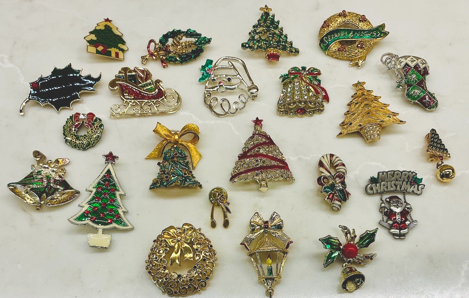 VTG Lot 22 Pins Christmas Holiday Santa Ornament Tree Candle Wreath Stockin Bell