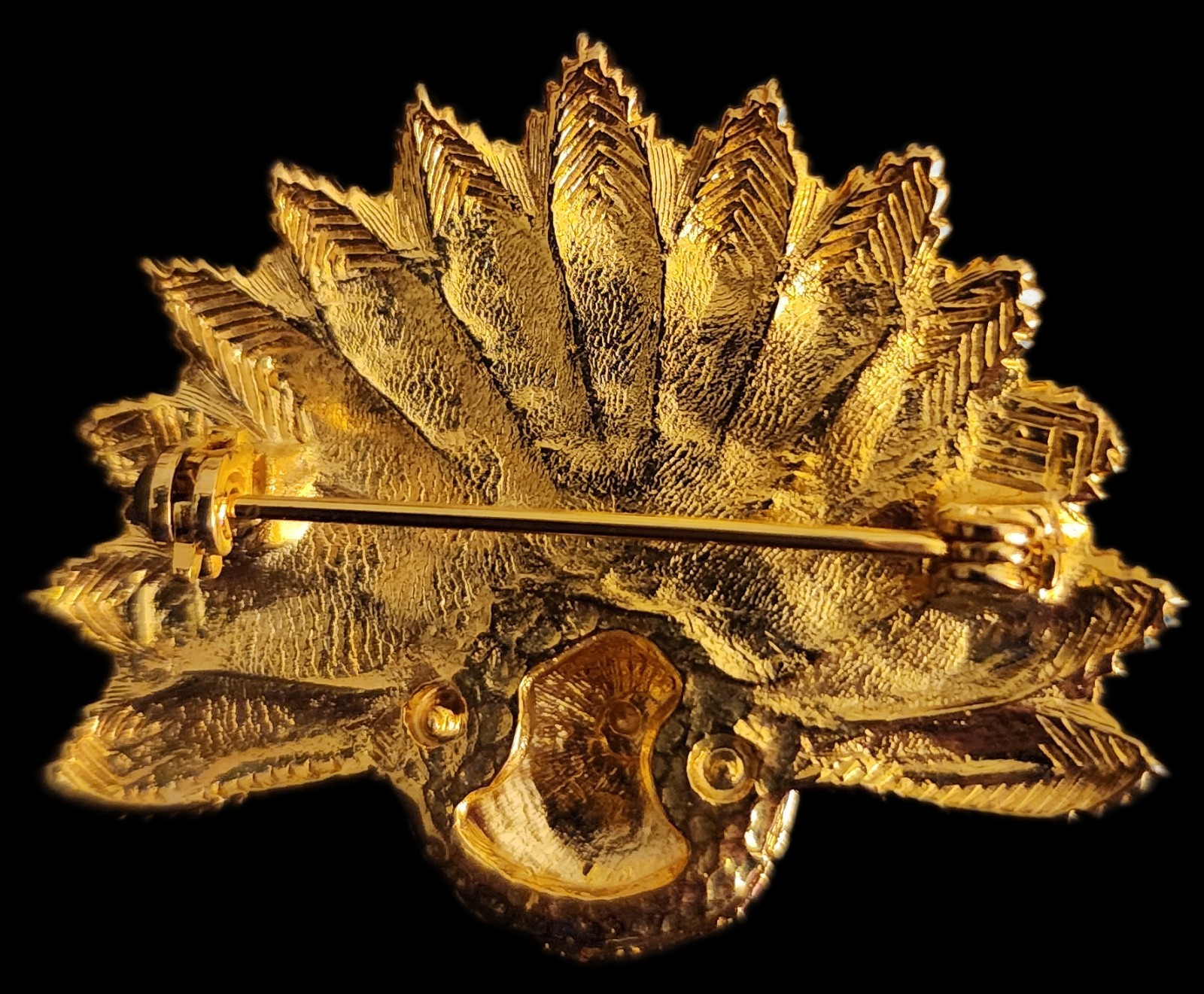 Vintage Gold Tone Rhinestone Figural 3-D Peacock Brooch