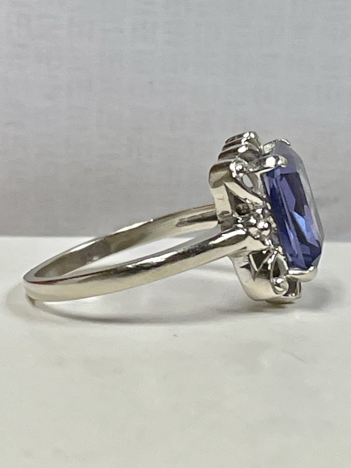 Schmitz Moore & Co. (SMCO) 10k Gold Ring, Blue-Violet Gemstone, Art Deco Era