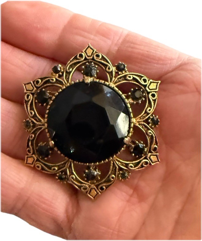 Gorgeous Vintage Faceted Black And Gold Tone Signed Florenza Brooch Pin