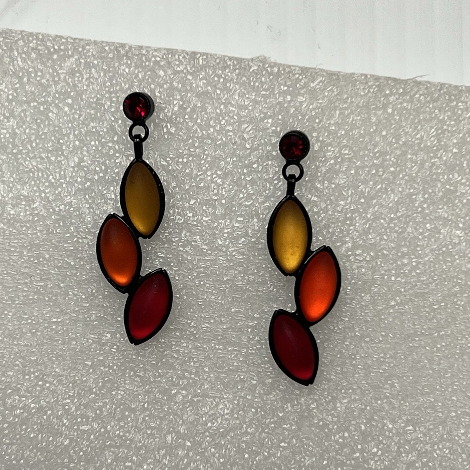 Vtg Art Set Black Shape Memory Wire Red Yellow Orange Stone Neck Choker Earring