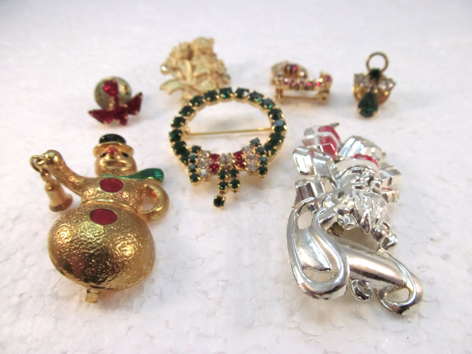 Vintage Christmas Holiday Brooches and Pins Lot of 7