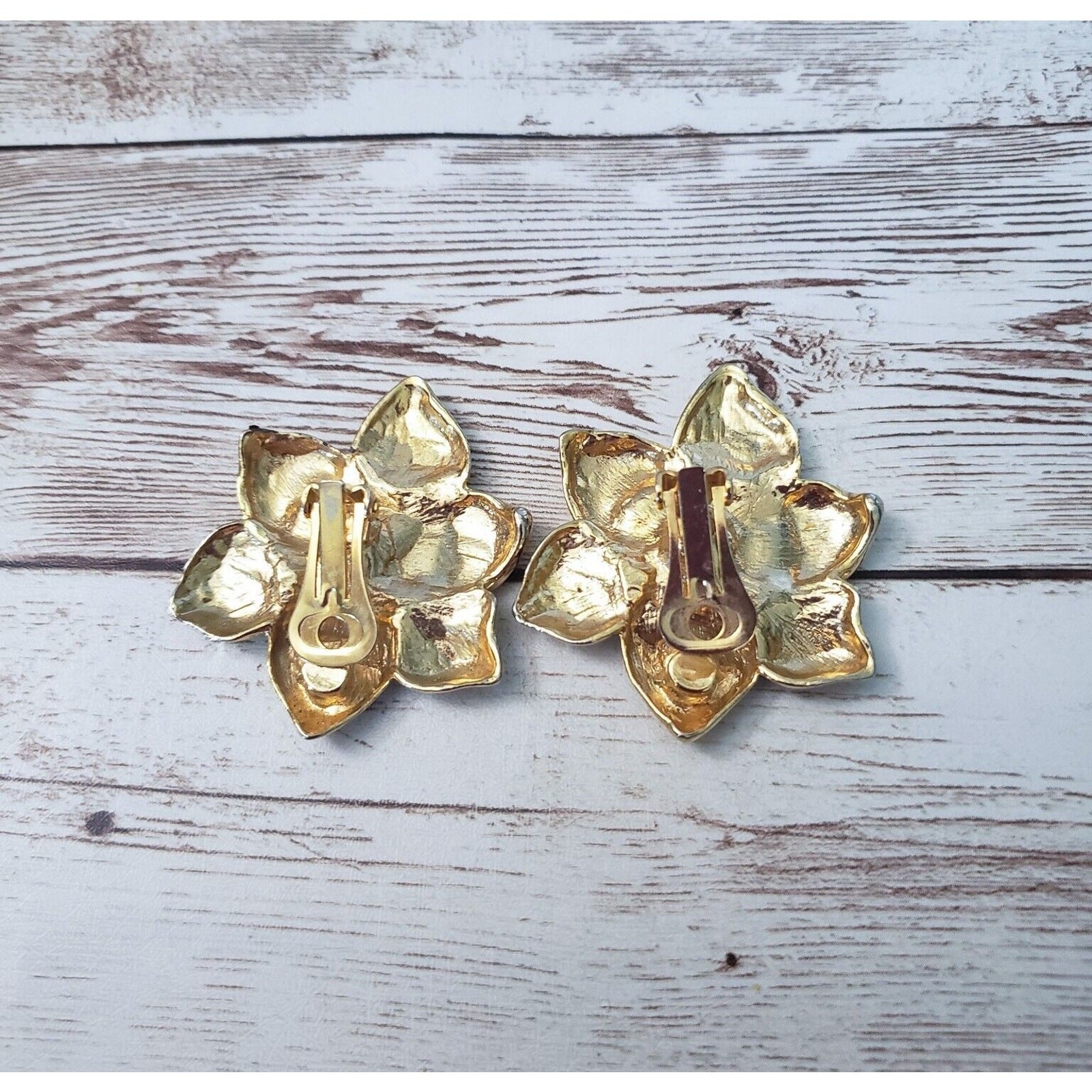 Vintage Clip On Earrings 1.75″ Extra Large Gold Tone Flower, Red Gem – Statement