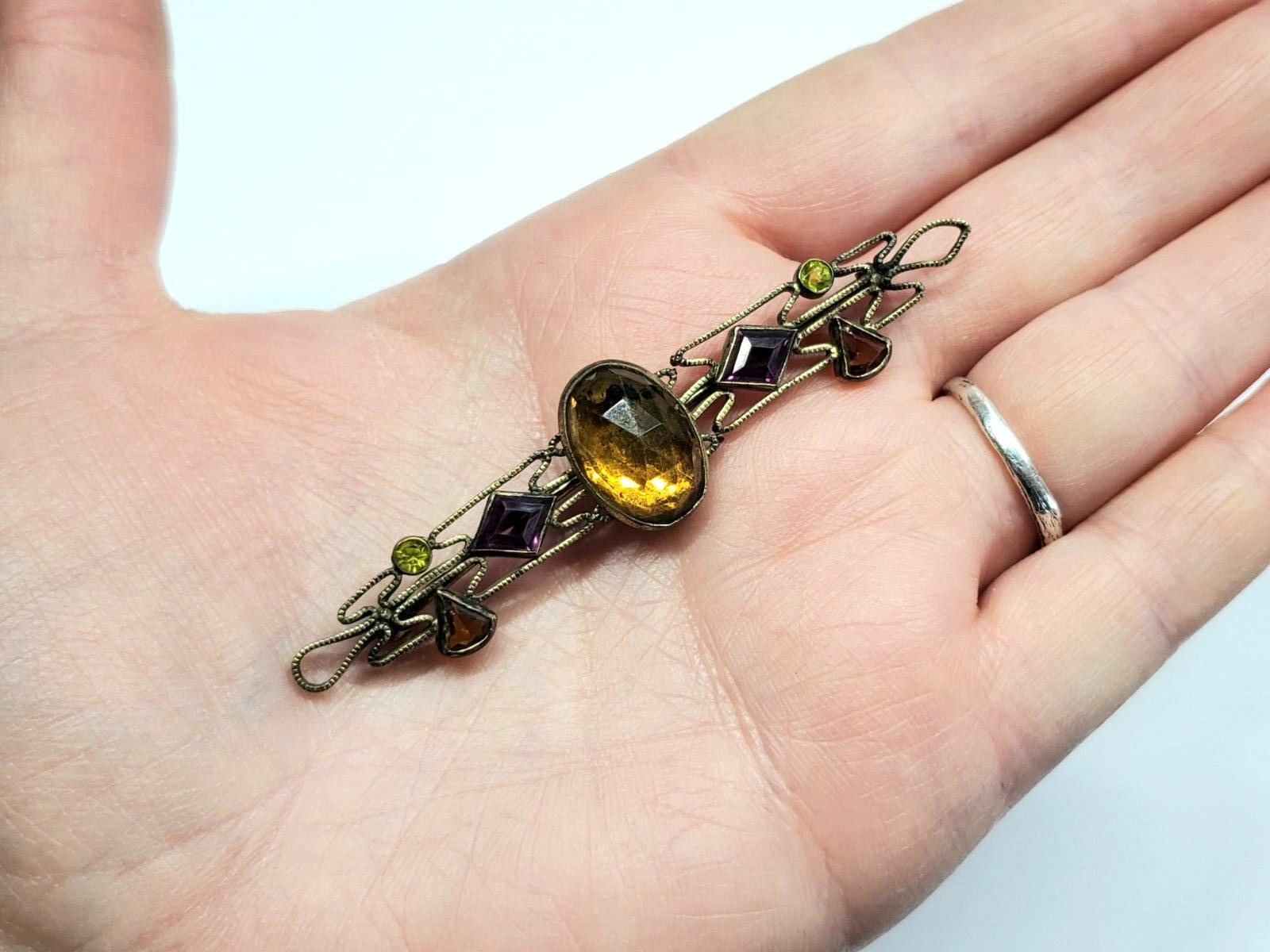 Vintage Art Deco Glass Faux Gemstone Brass Plated Filigree Bar Pin Brooch