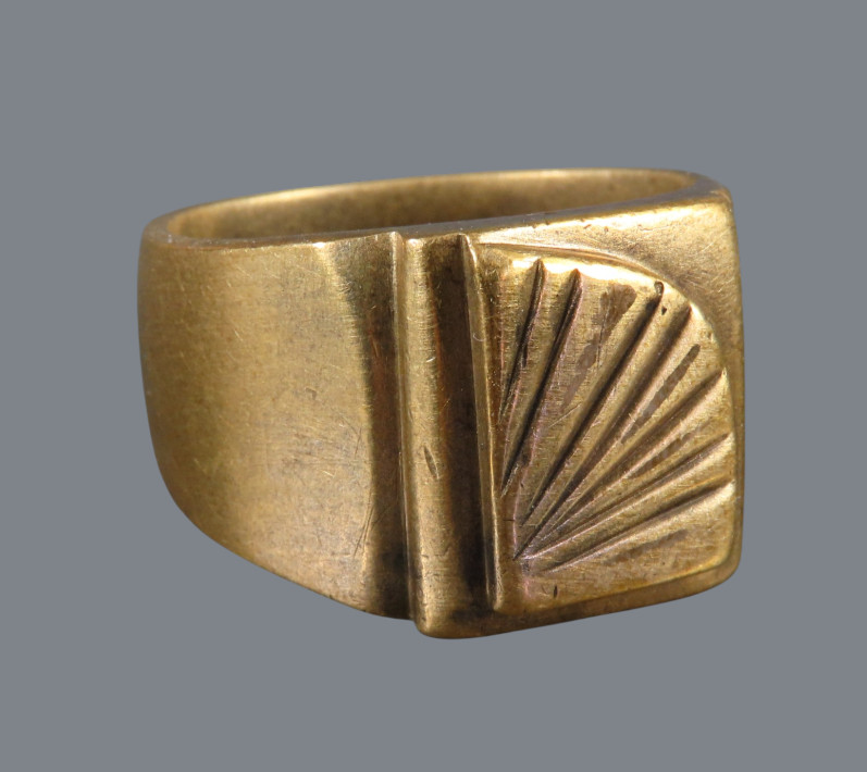 Vintage GOLD PLATED Brass Maybe MEN’S SIGNET RING Classic Cut Fan/Sun/Star SZ 11