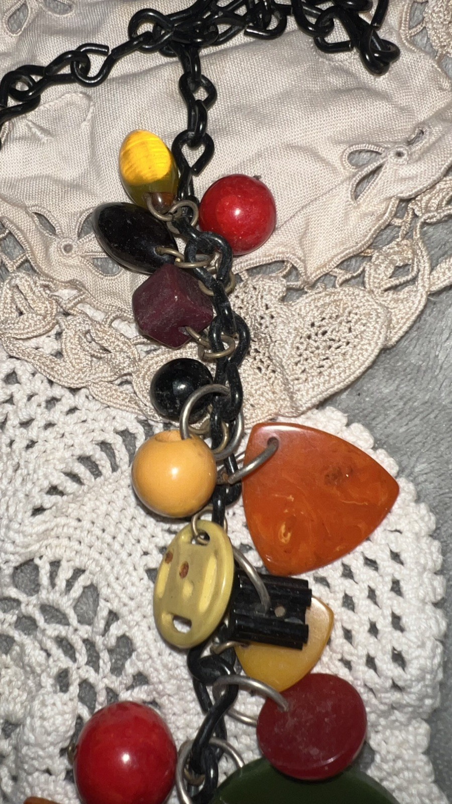 Vintage Unique Bakelite&Lucite Charm Statement Necklace buttons/beads shapecharm