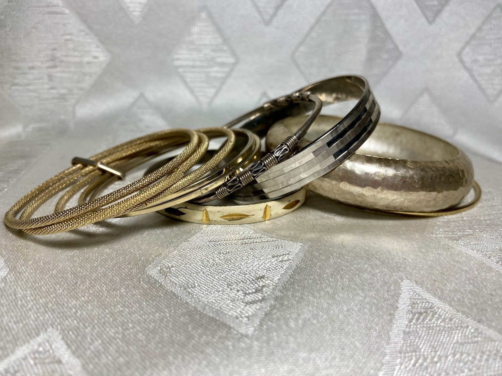 Vintage Mixed Metal Bangle Bracelet Lot – Gold Silver Hammered Stackable Bundle