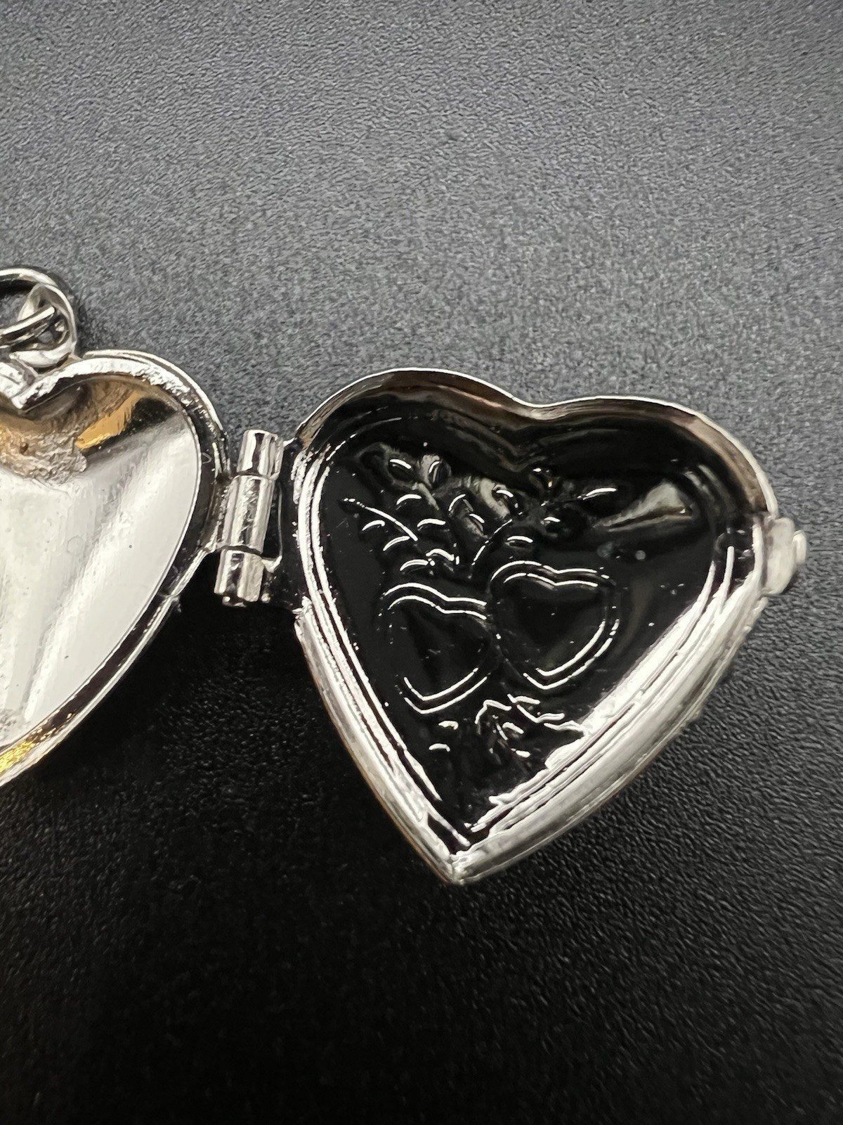 Vtg Heart Shaped Silver Tone Photo Locket Pendant Blue RhineStones Floral Charm