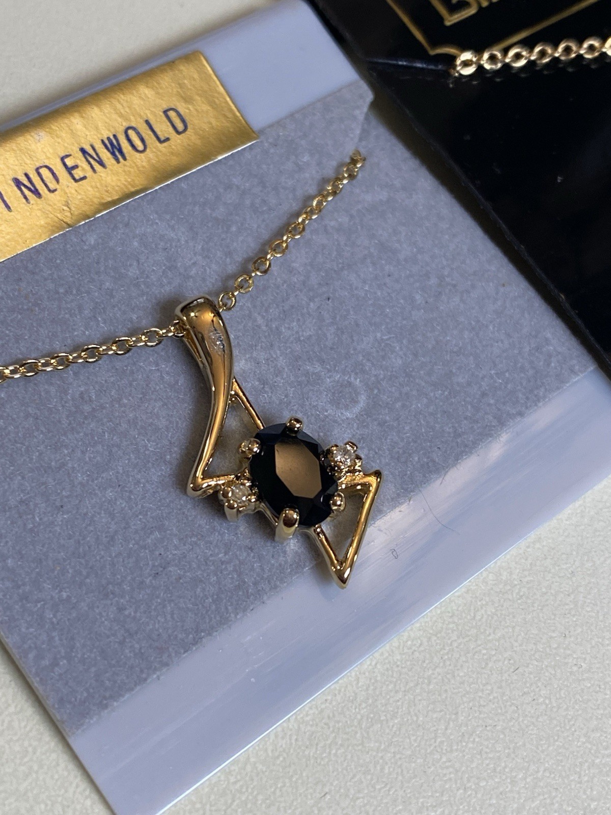 Lindenwold Fine Jewelers Black Onyx Stone Geometric Pendant Necklace