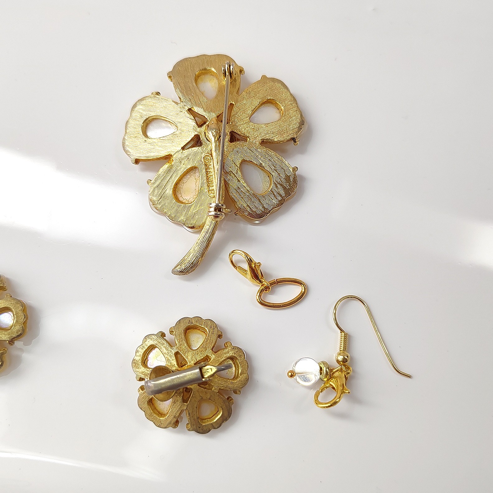 Vintage MOP Flower Set Pin Clip Earrings + Pendant Hook Converters Pearly MANDLE