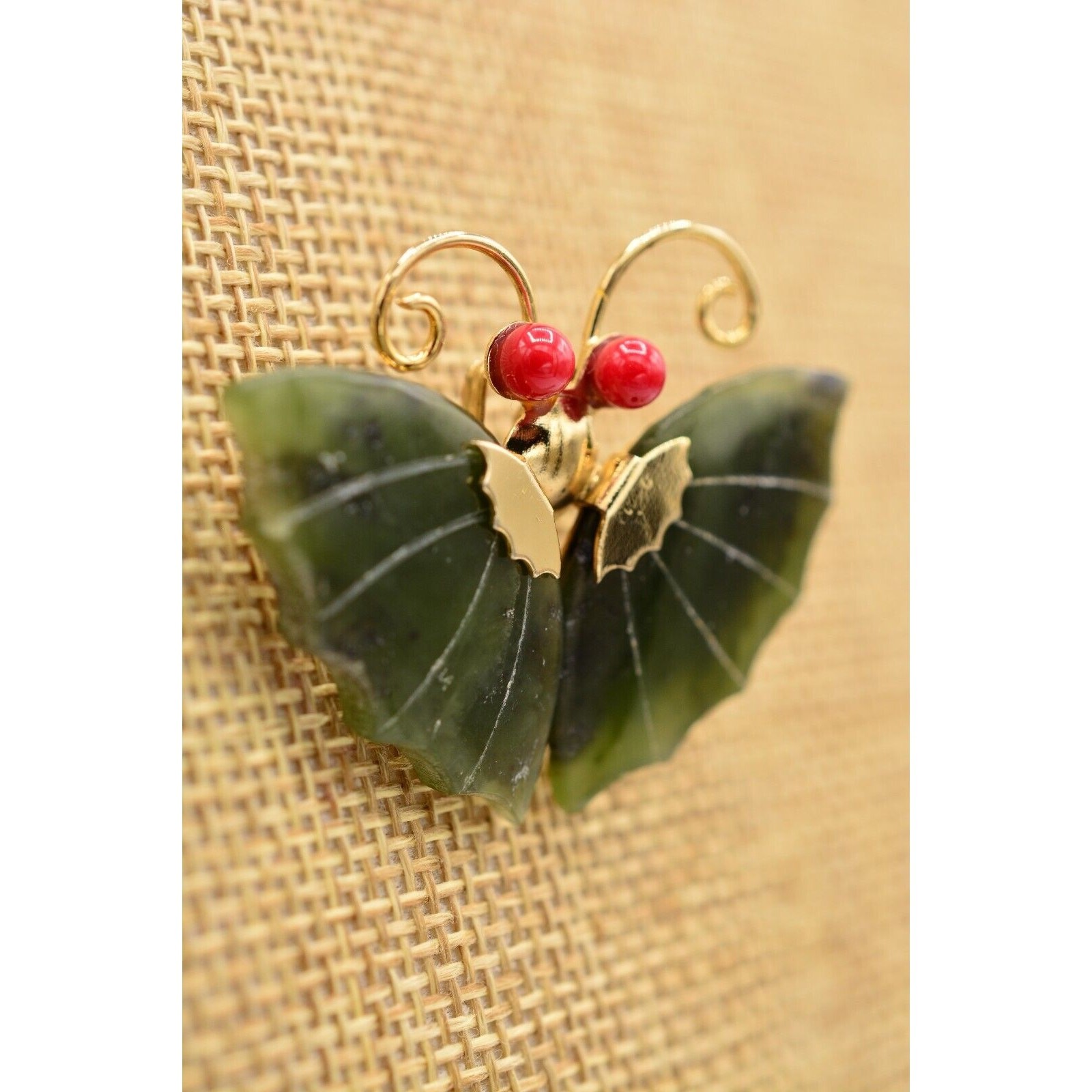 Vintage Butterfly Pin Brooch Green Cabochon Faux Jade Gold Tone 1970s BinAQ