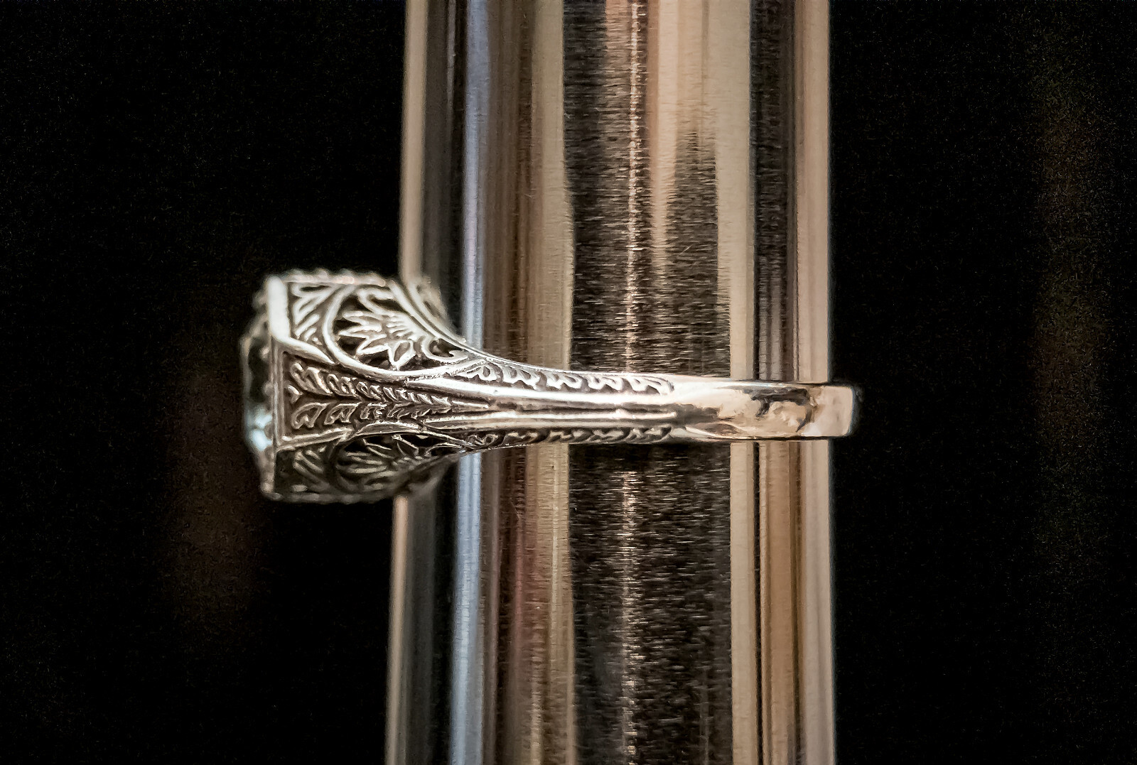 Vintage Sterling Silver Filigreed Openwork Ring with Glass Stone