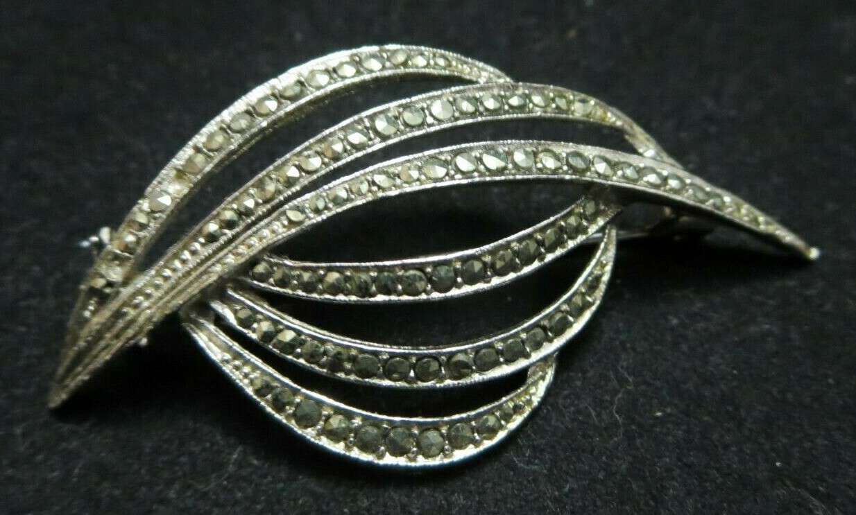 Vintage Delicate Style Marcasite Brooch Pin Silver Tone 2″ x 1″ Floral? Plant?