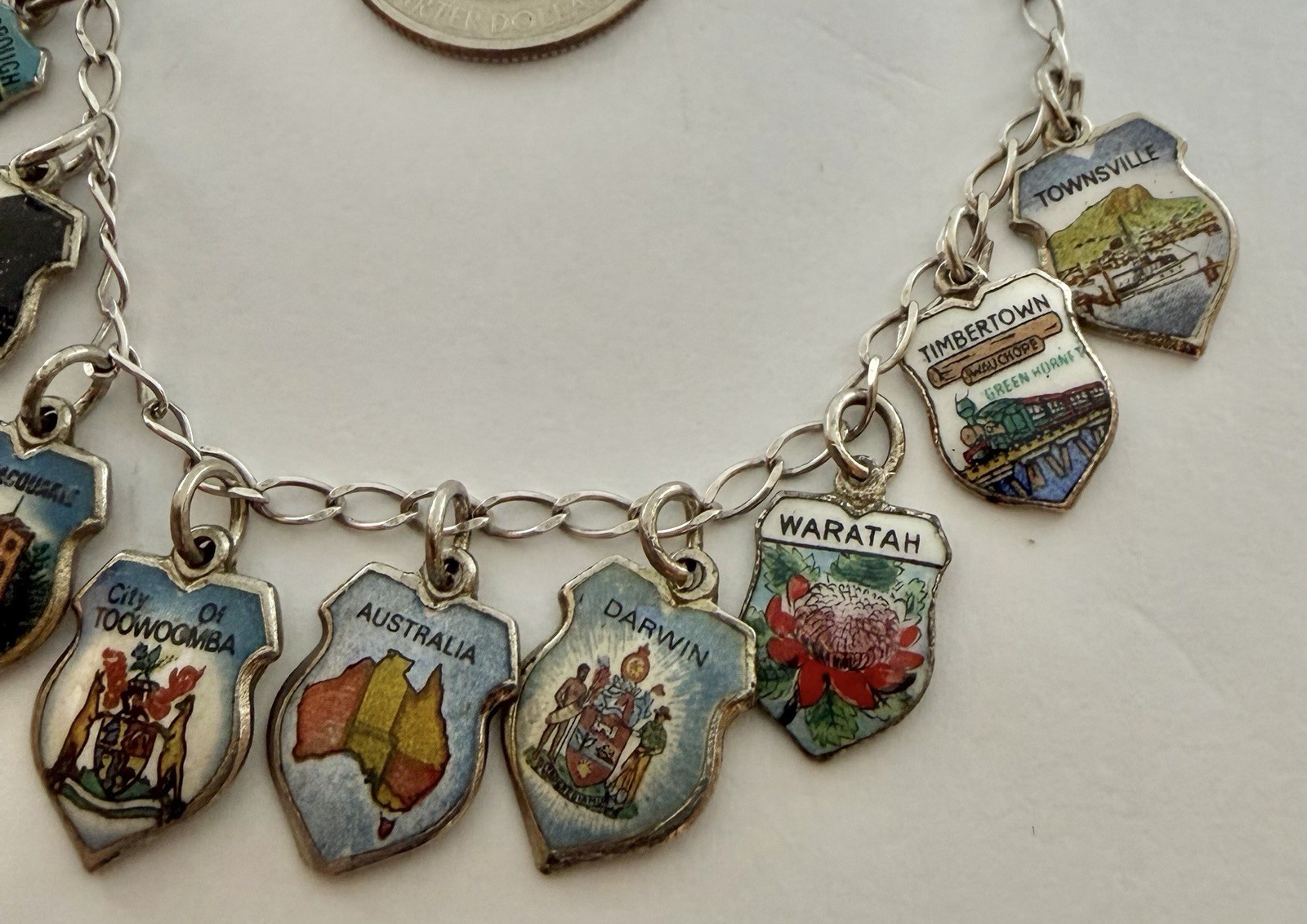 Vintage 10 Australia Tourist Historical Sites Shield Charms 925 Bracelet 7 3/4”
