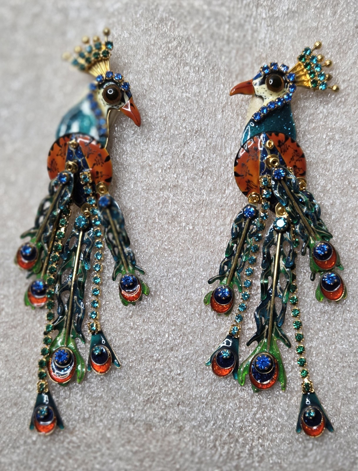 VINTAGE “LUNCH AT THE RITZ” RHINESTONE PEACOCK BIRD DANGLE CLIP ON EARRINGS