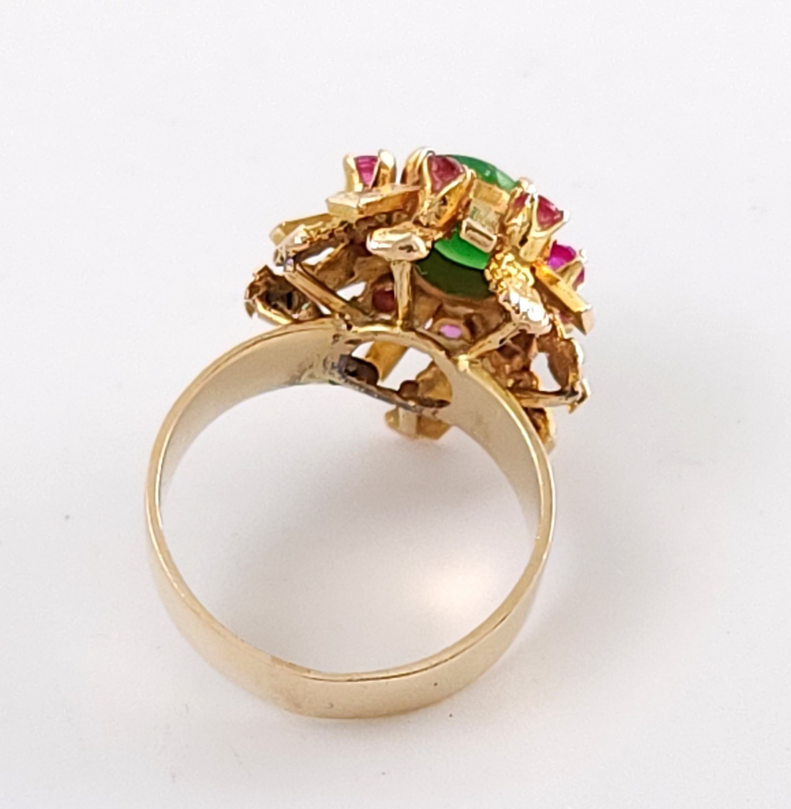 Vtg 14K Yellow Gold Brutalist Jade Ruby Sunburst Cocktail Ring – 5.64g size 5.5