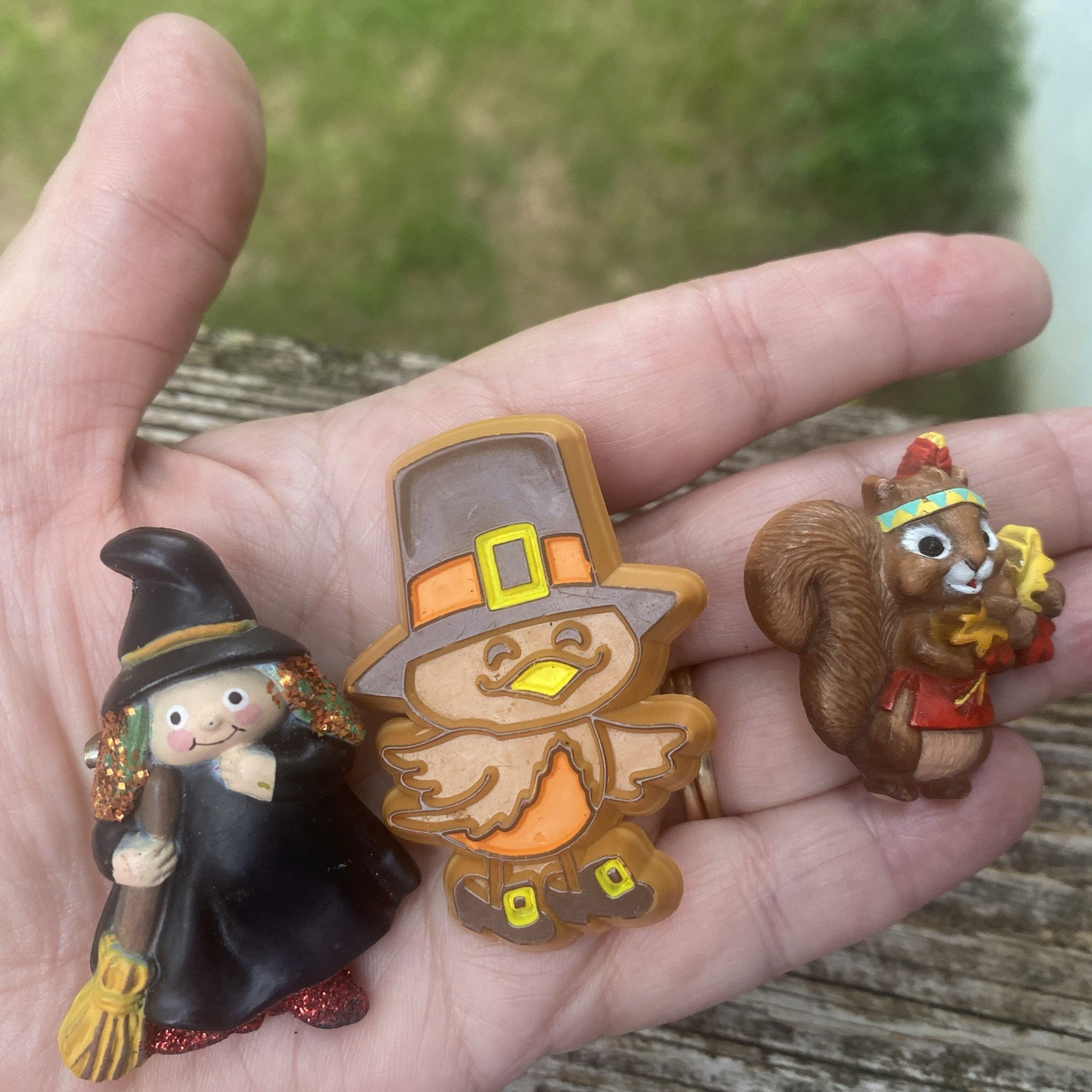 Hallmark Brooches Pins Halloween Witch Pilgrim Bird Fall Squirrel Lot of 3 Vtg
