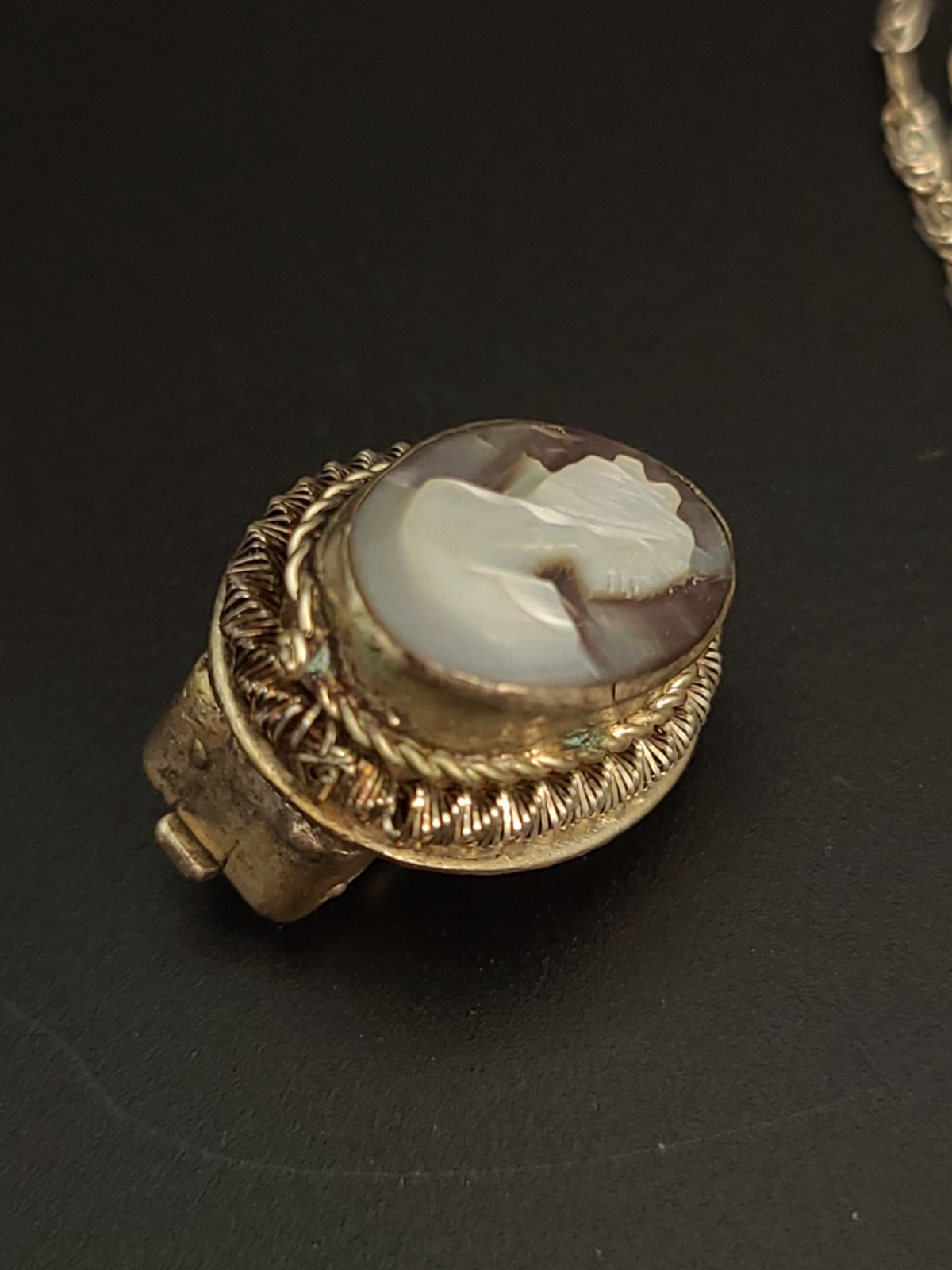 Vintage Carved Shell Cameo Parure Set Necklace Bracelet Earrings