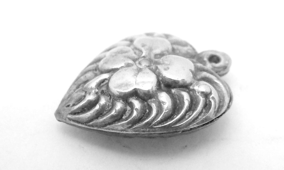 Vtg Sterling Silver Ornate 4 Leaf Clover Luck Puffy Heart Charm Pendant 27431
