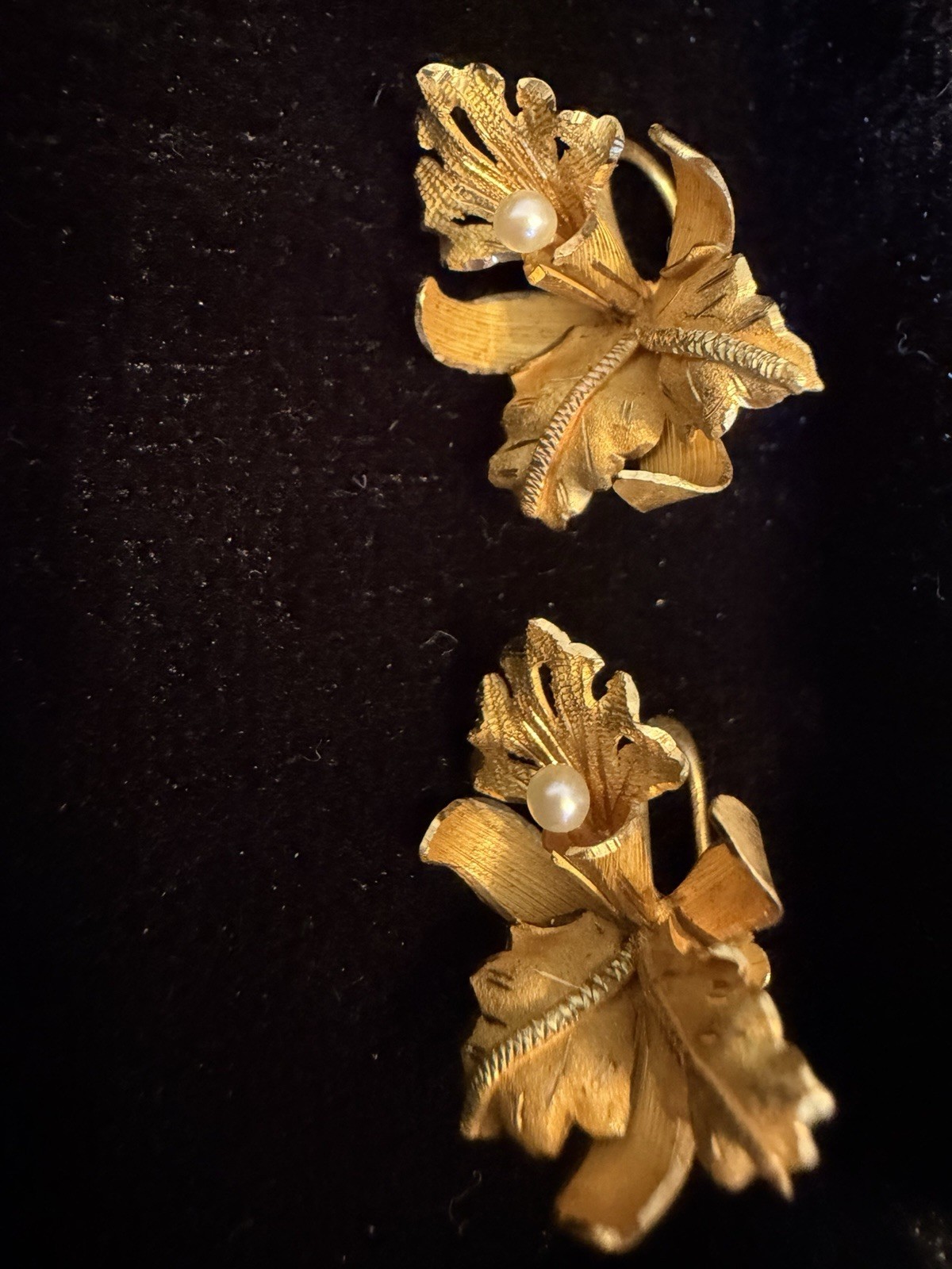 Vintage 18k/750 Gold Screw Back/Non-Pierced Orchid Earrings w/Pearls
