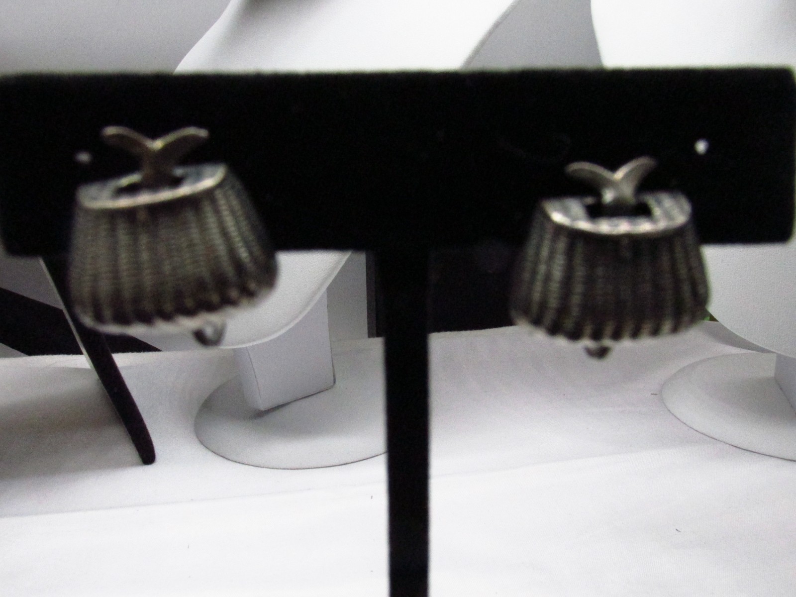 Vintage Beau Sterling Silver Basket Design Screw Back Earrings .5″ #529